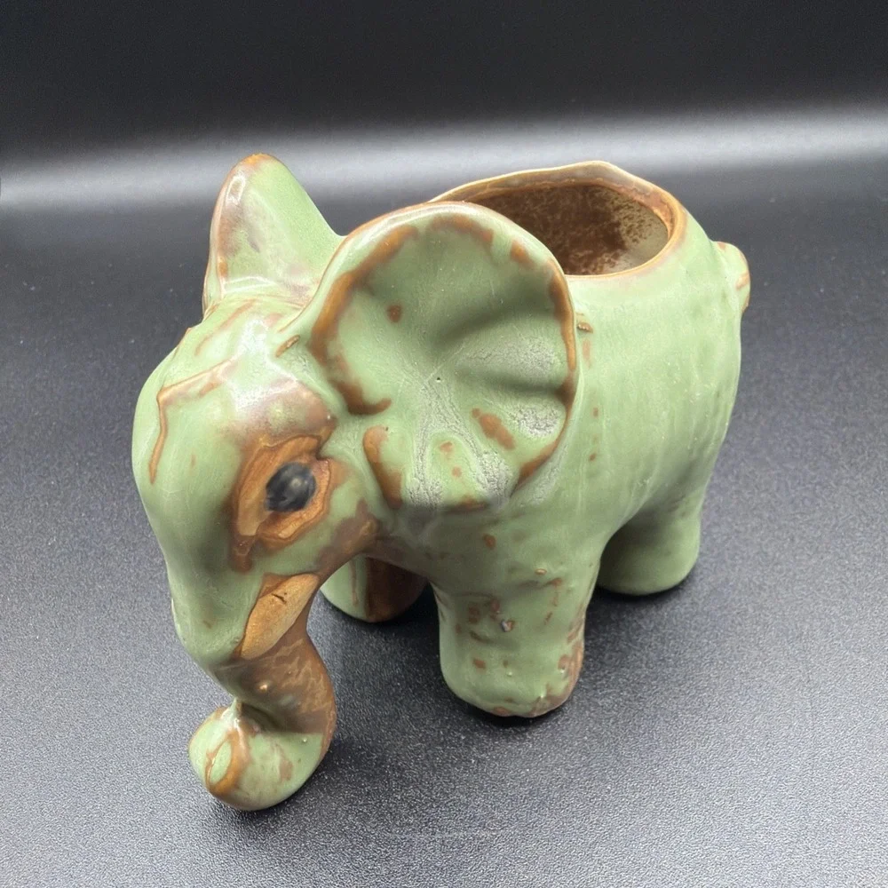 Adorable Green Elephant Succulant Ceramic Planter Decor 3.75